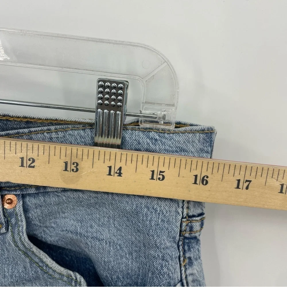 Levi’s 405 Jean Shorts‎ distressed Sz 30 light wash